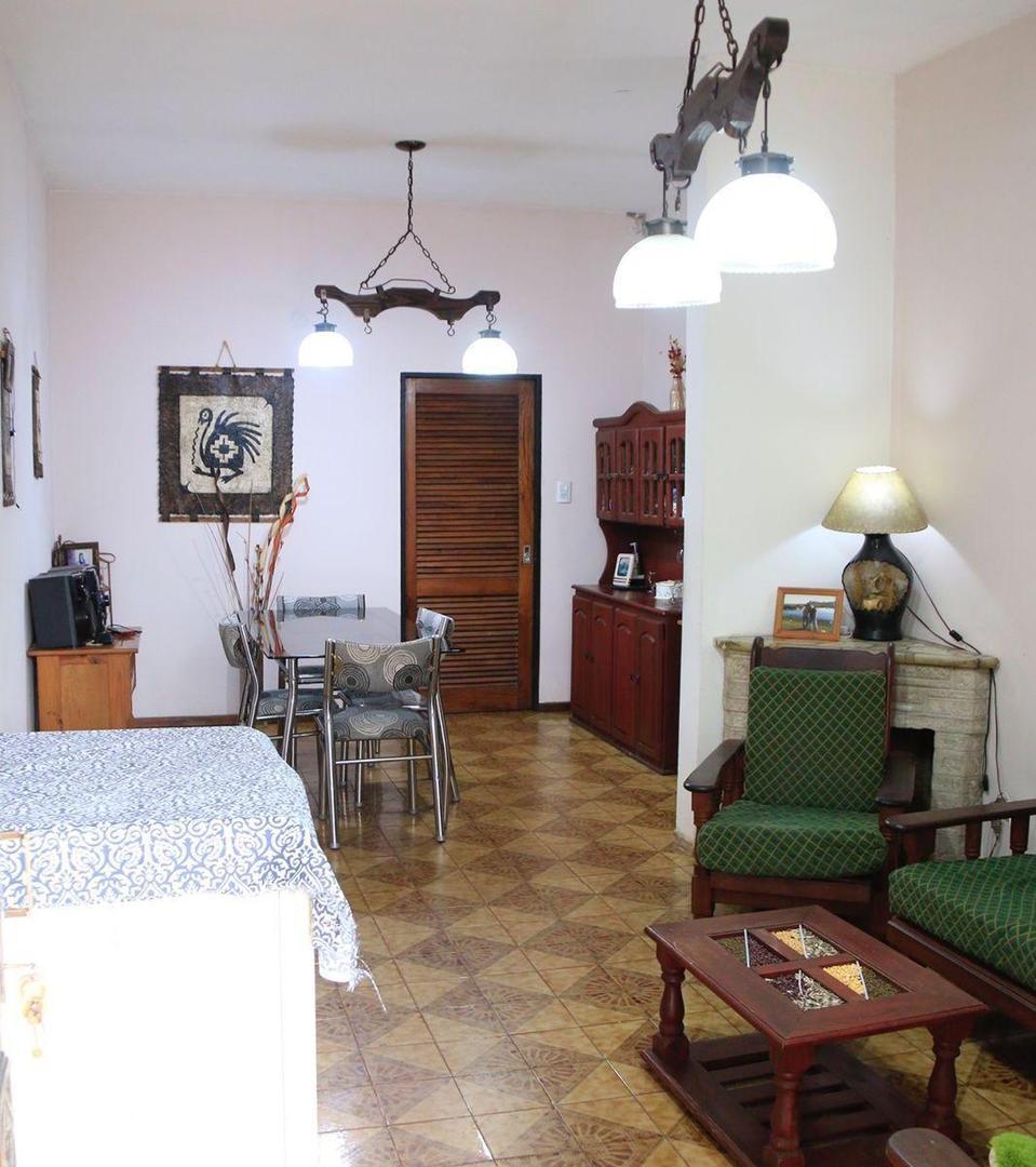 LOTE /Casa con local 6 Ambientes En San Justo