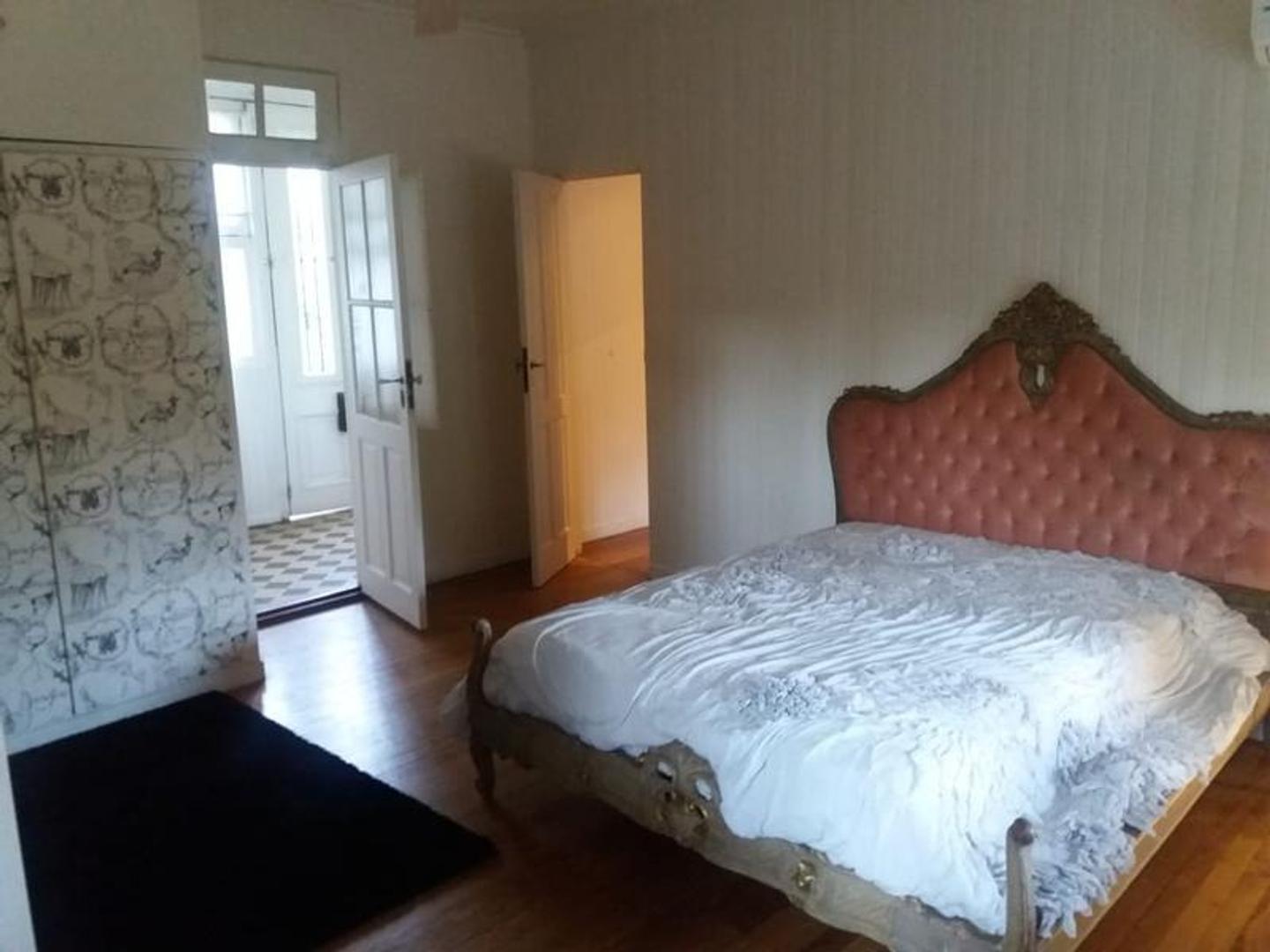 Casa 5 ambientes con 4 baños