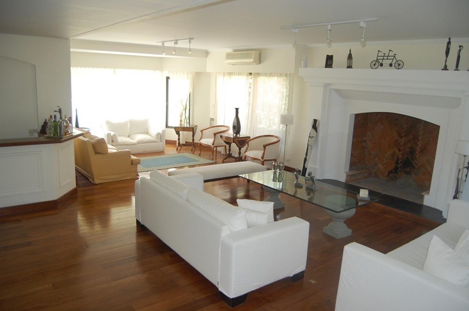 Casa en Alquiler de 4 dormitorios