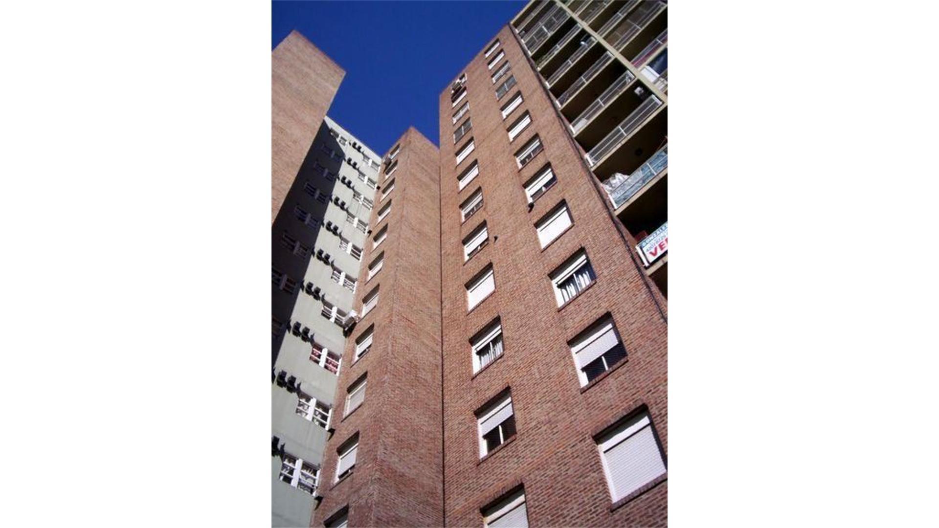 Gelly Obes 171 , Piso 8