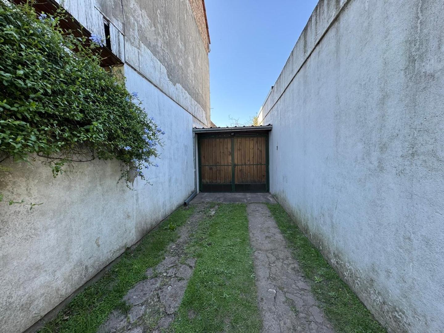 Casa en Venta en Rafael Calzada, USD 70.000