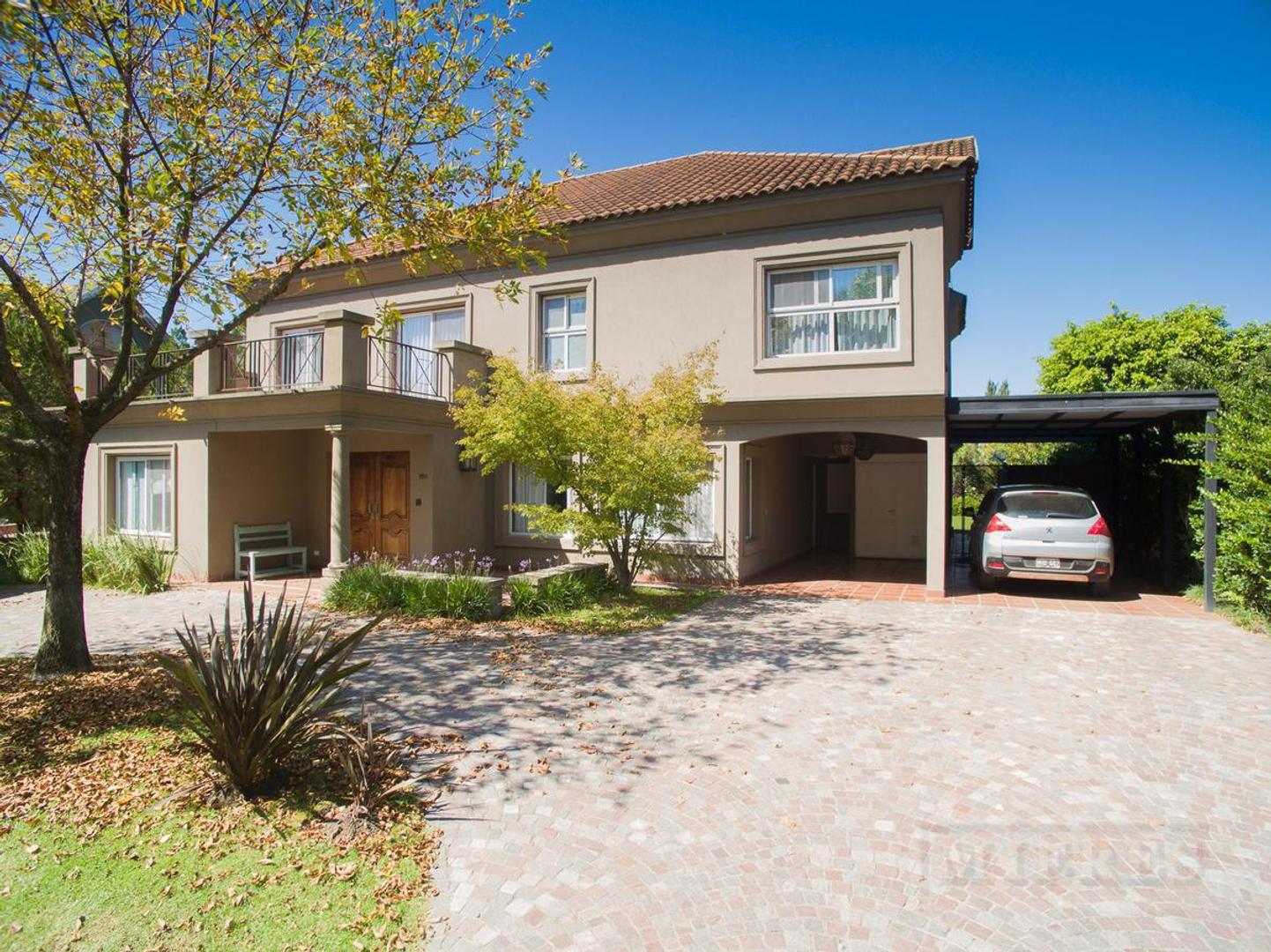 Casa en venta en Barrio Laguna del Sol