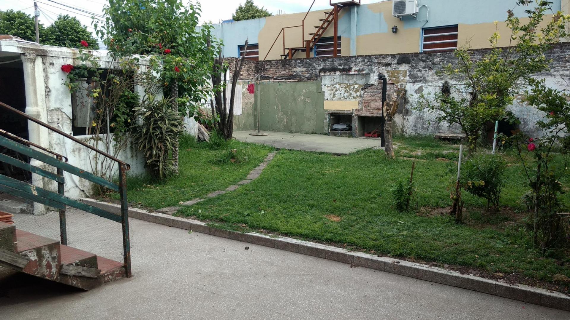 Casa 3 amb con fondo + depto 2 amb - José León Suárez venta