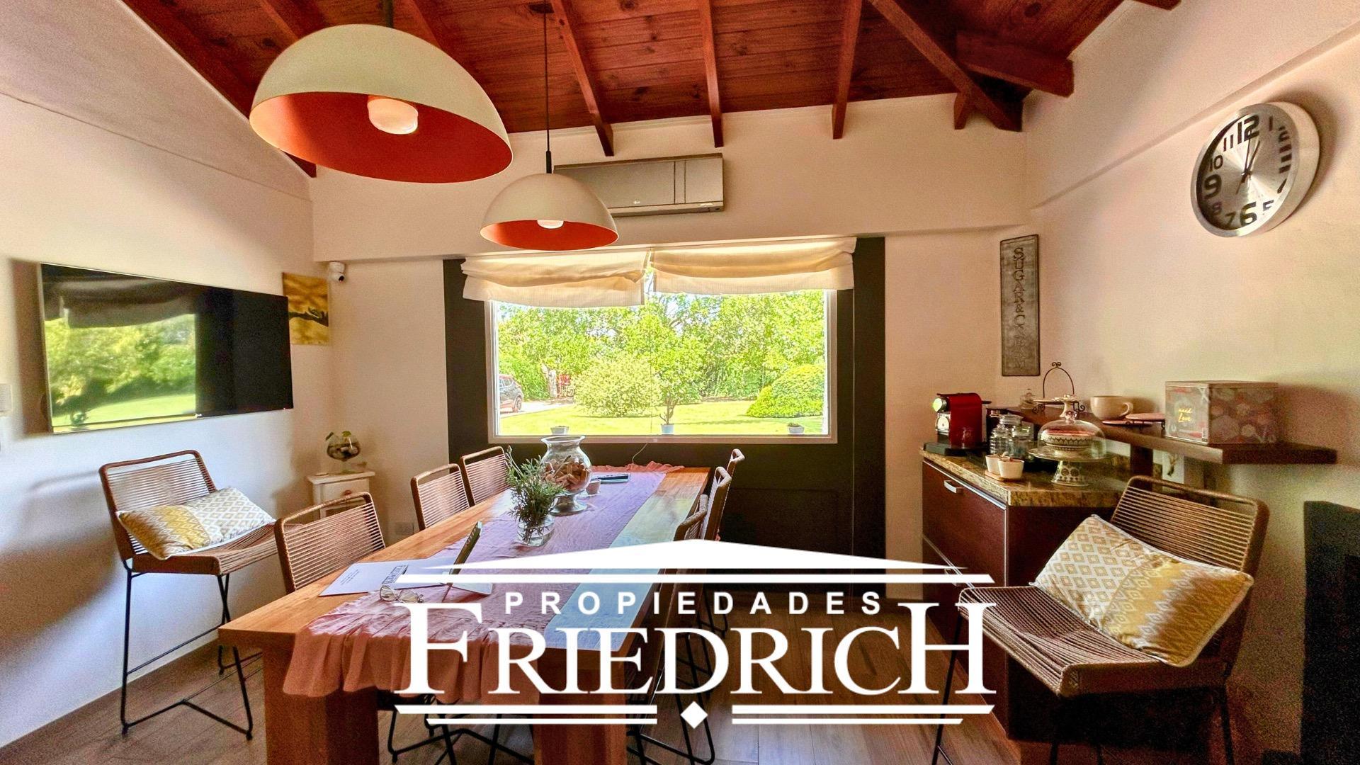 Casa en Venta con 2 cocheras