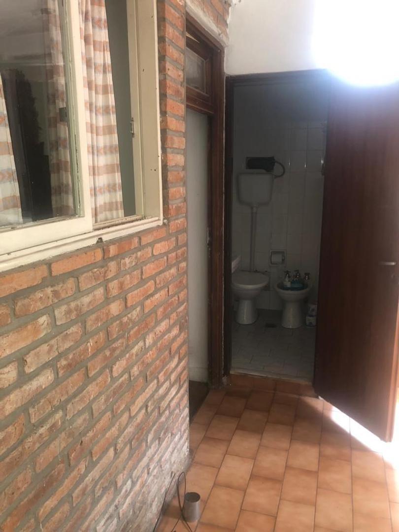 Casa c/3 habitaciones, 2 en quincho, terraza,  patio,baños