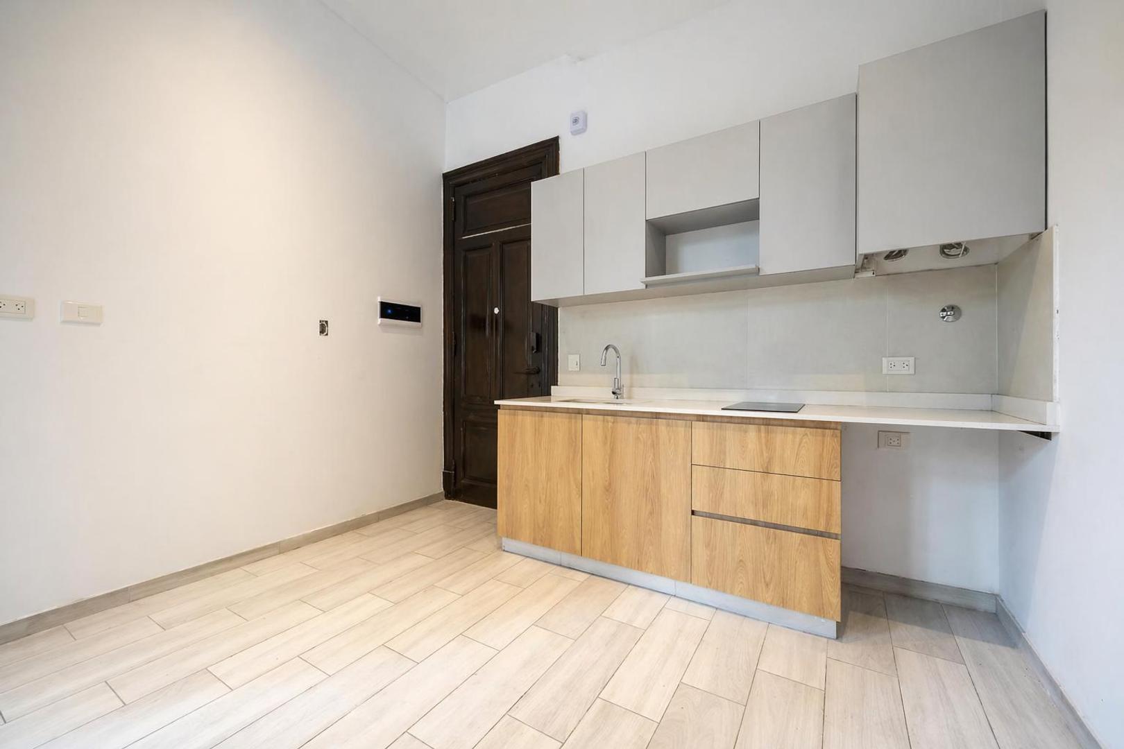 Local mas oficinas - Alquiler - Recoleta