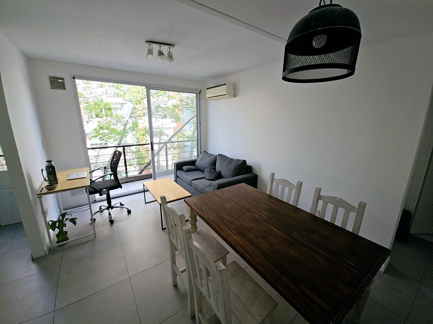 Departamento 2 ambientes con balcon y cochera