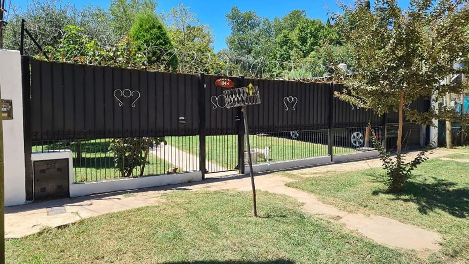 Casa 4 ambientes con 2 baños