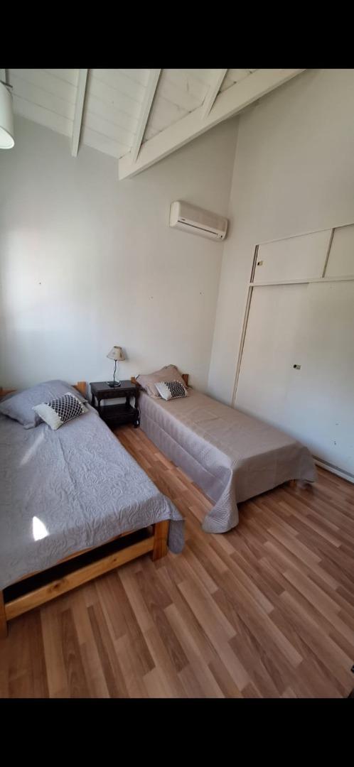 Casa en Alquiler Temporal con 5 cocheras