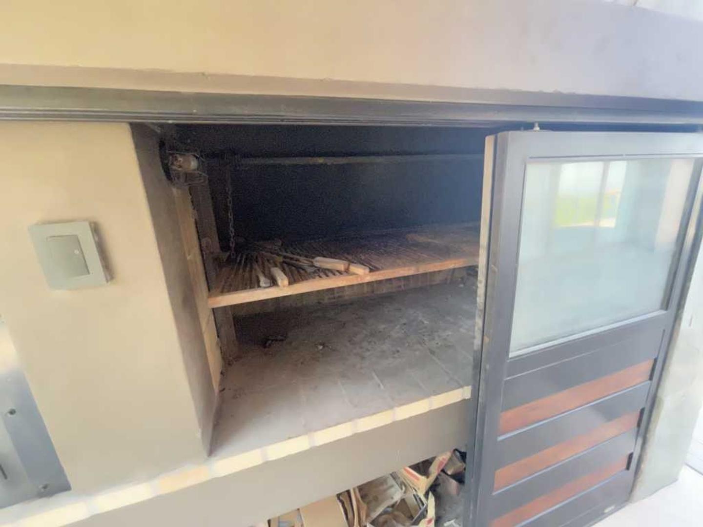 Casa en Venta con 3 cocheras