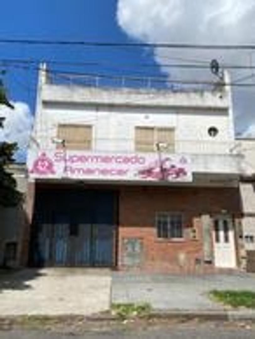 Local en venta más 3 deptos 3 ambientes block