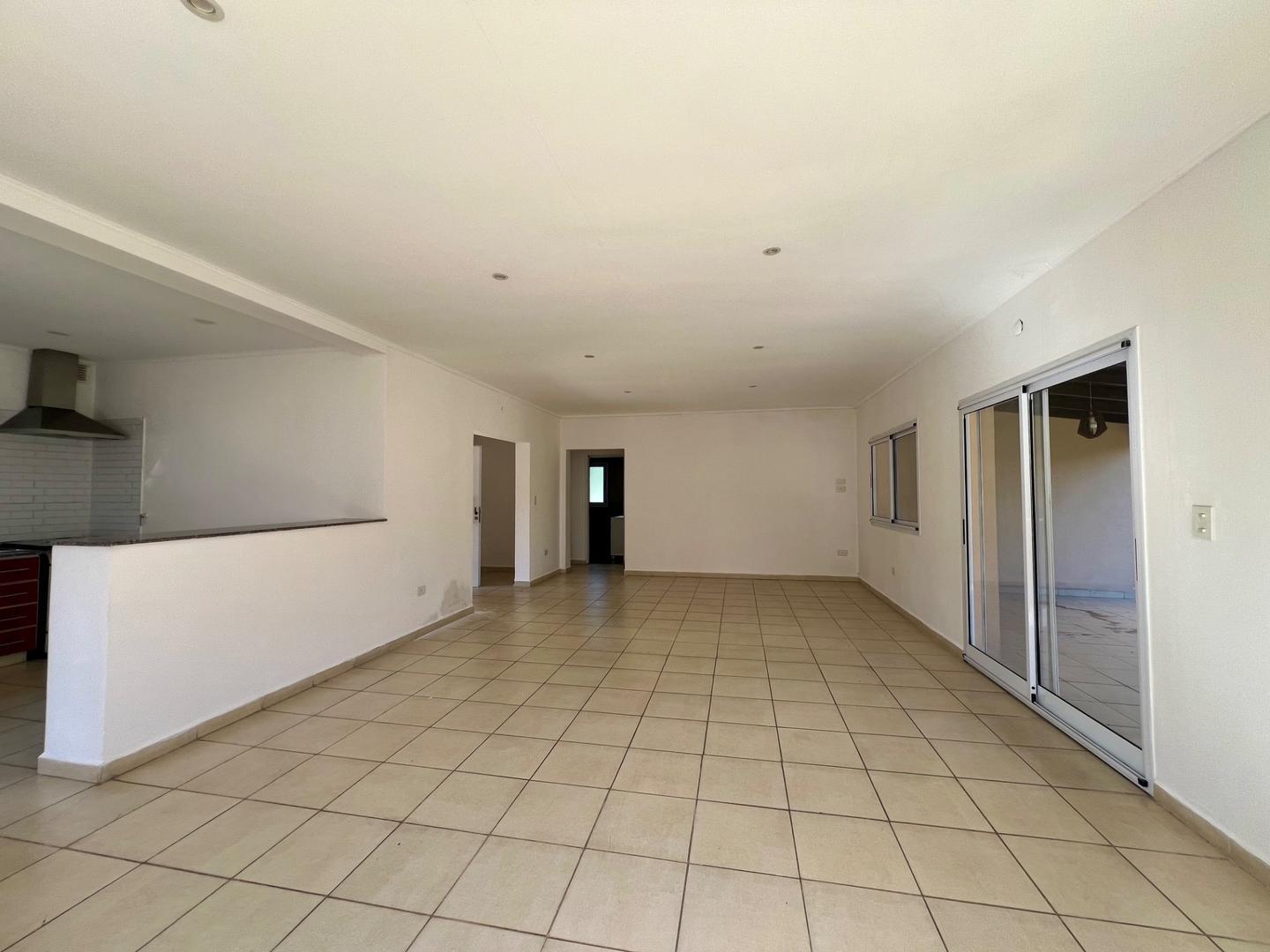 Casa en alquiler en Manzanares Chico Barrio Cerrado