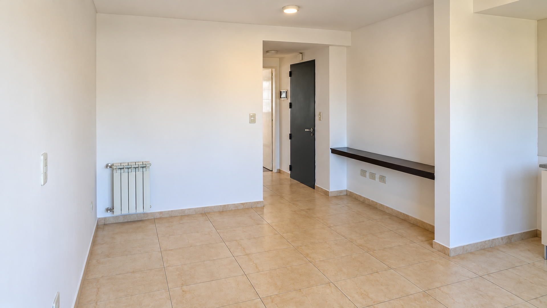 Departamento 2 ambientes con balcón a 3 cuadras de la estación Castelar