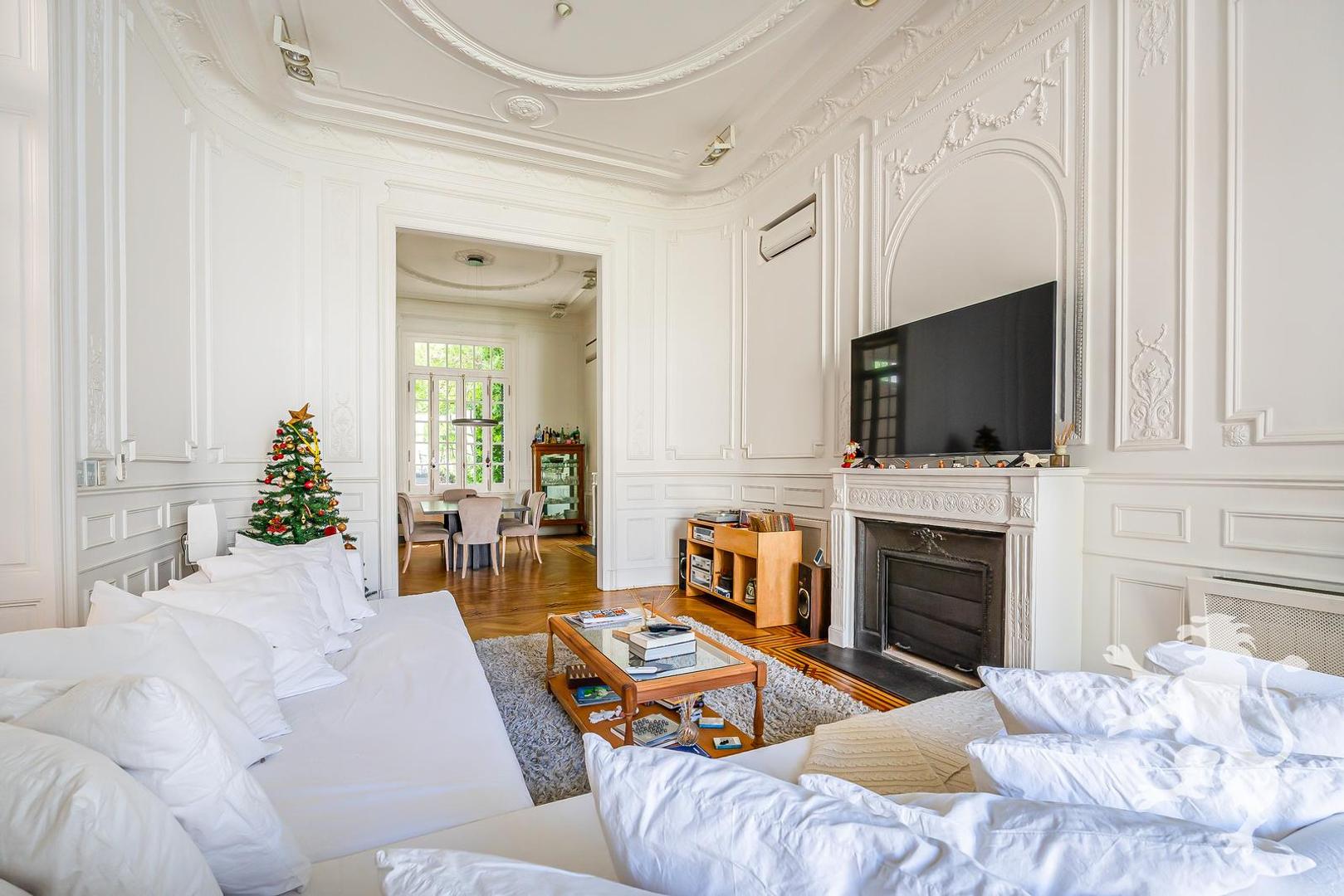 CASA RECICLADA - 8 AMBIENTES – PISCINA IN-OUT – TERRAZA – PARRILLA – GARAGE – BELGRANO R