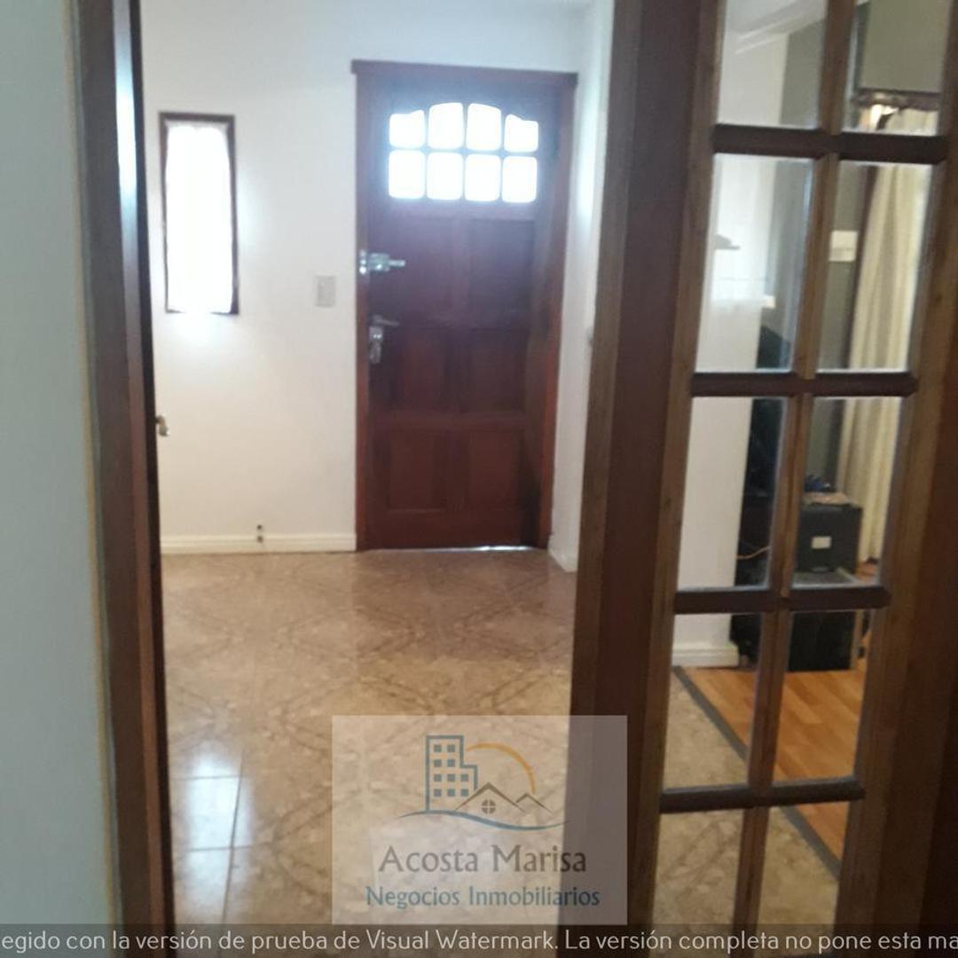 Retasado - Excelente Chalet  2 plantas en Burzaco