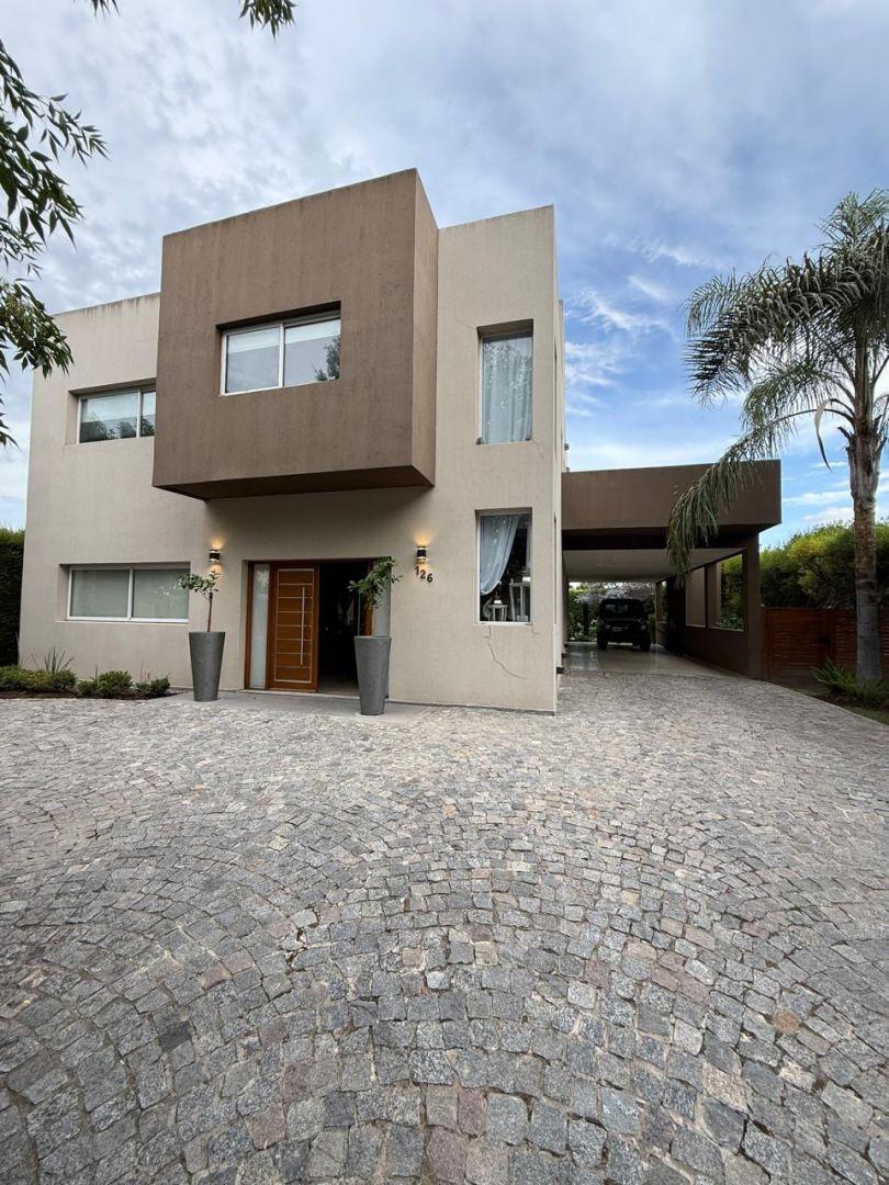 Venta casa 5 ambientes Barrancas de Iraola