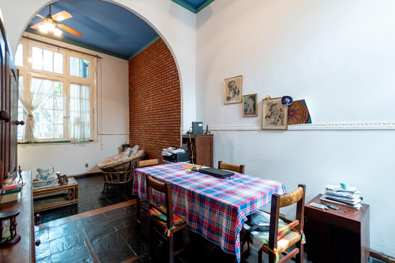 Depto Tipo Casa en Venta 60 años