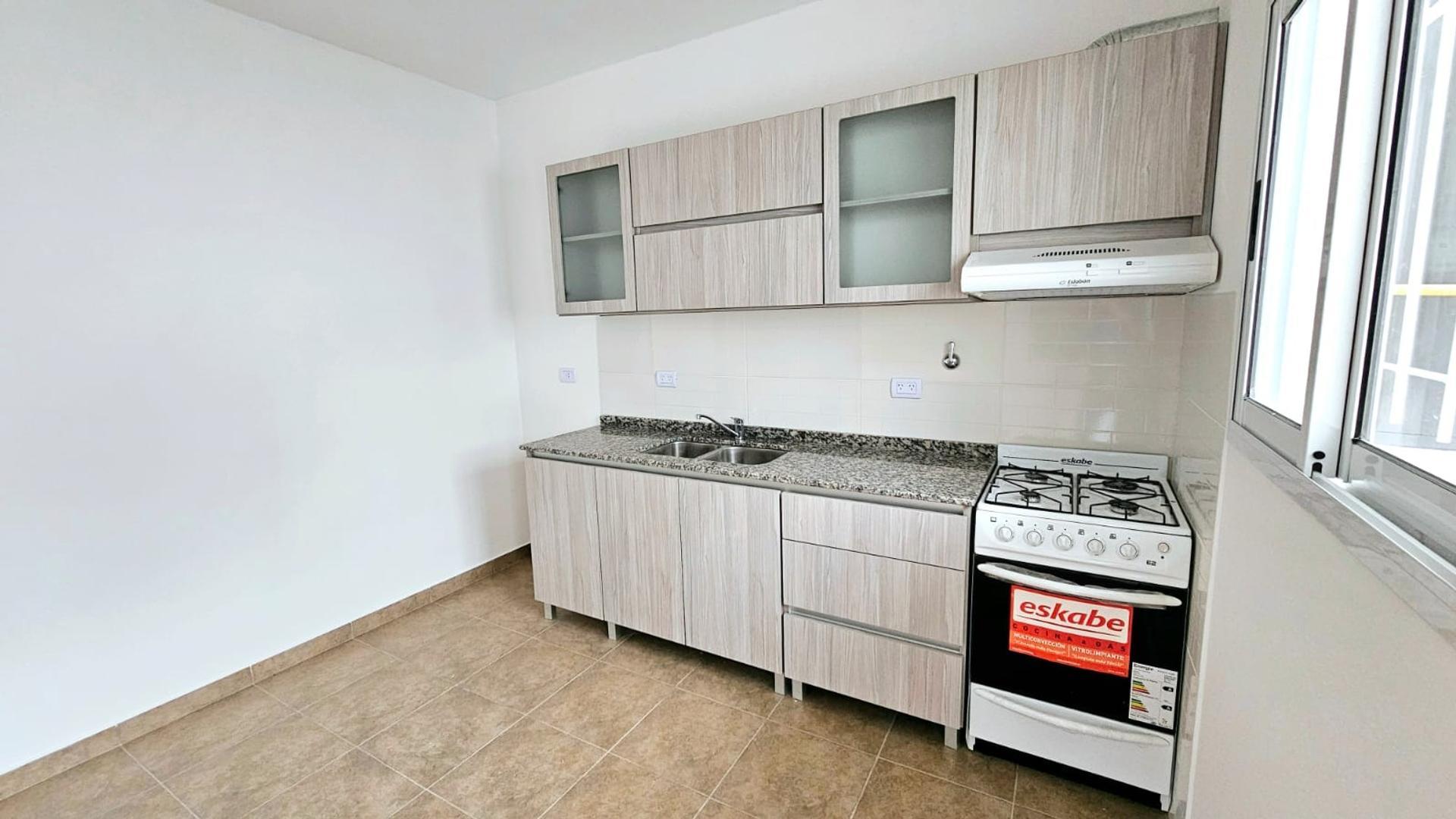 Depto Tipo Casa en Venta en Villa Luzuriaga, USD 119.000