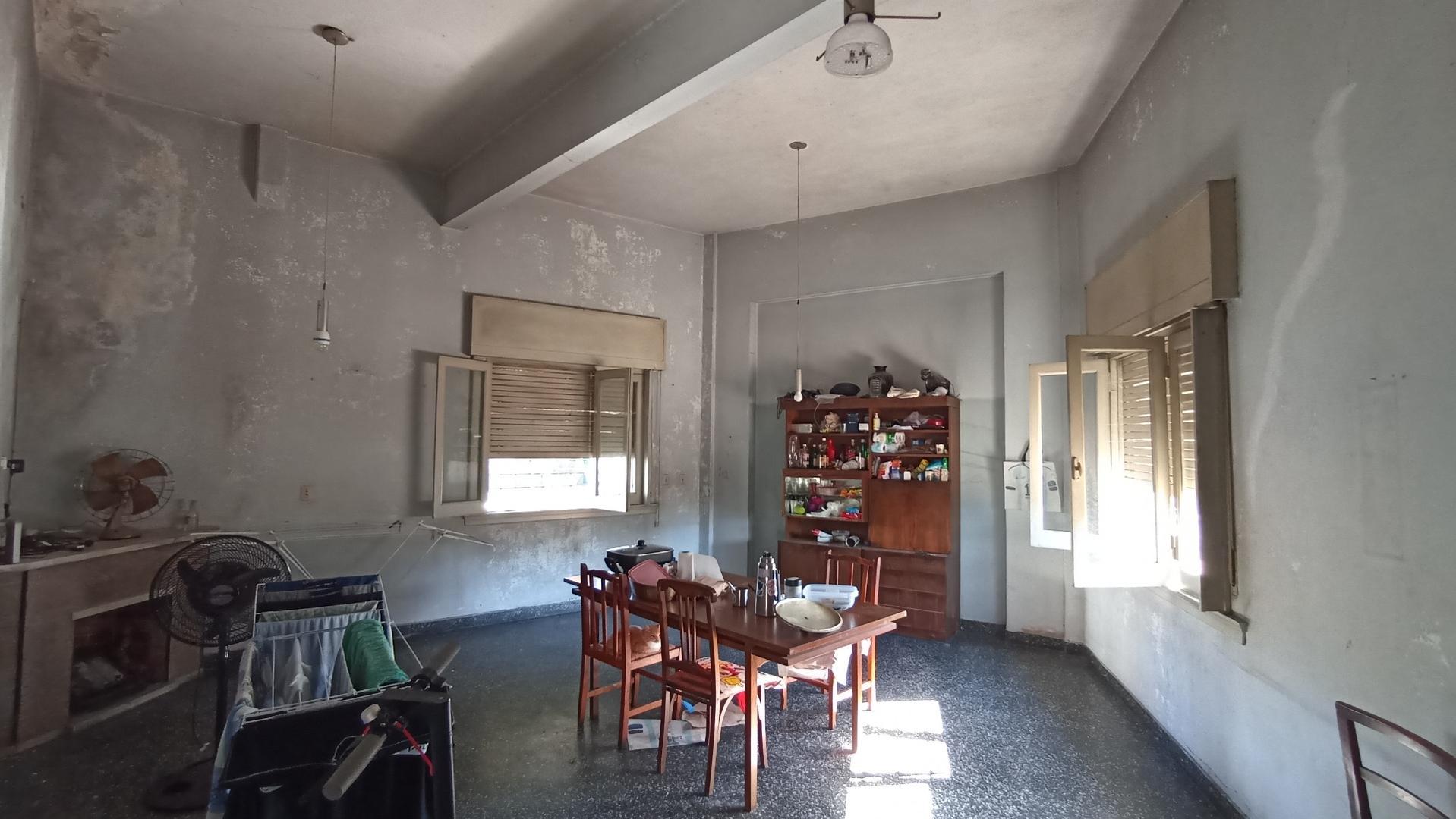 Casa 4 ambientes con 1 baño