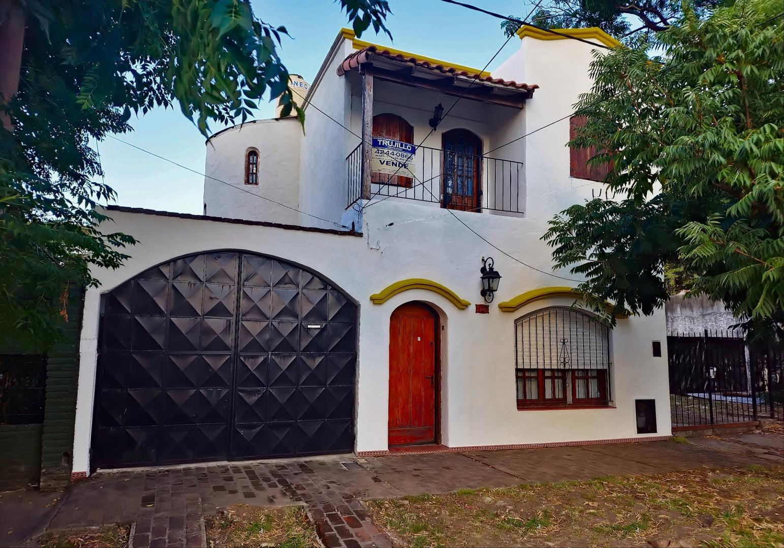 HERMOSO CHALET ACEPTA PARTE PAGO DPTO EN CABA, OPORTUNIDAD!