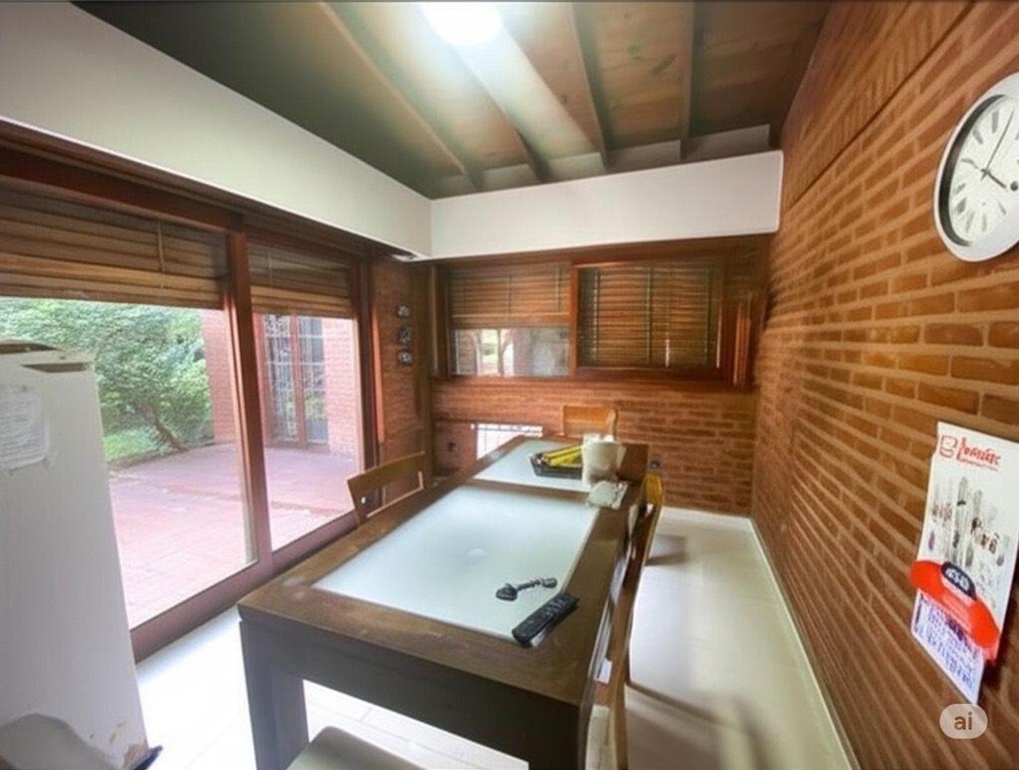 Casa 5 ambientes con 2 baños