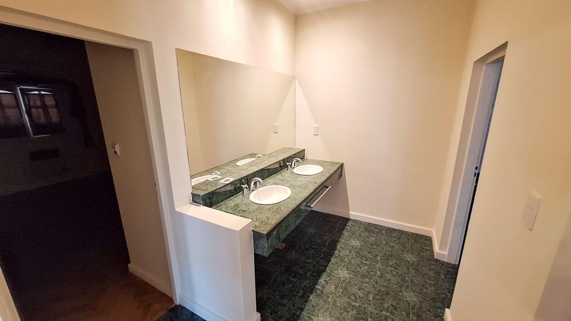 Casa apta crédito, zona 5 esquinas - Paraná