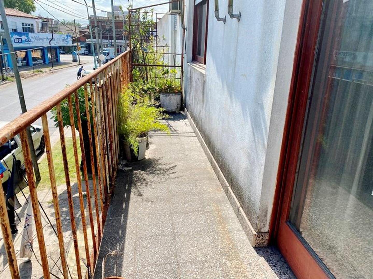 Depto Tipo Casa 4 ambientes con 1 baño