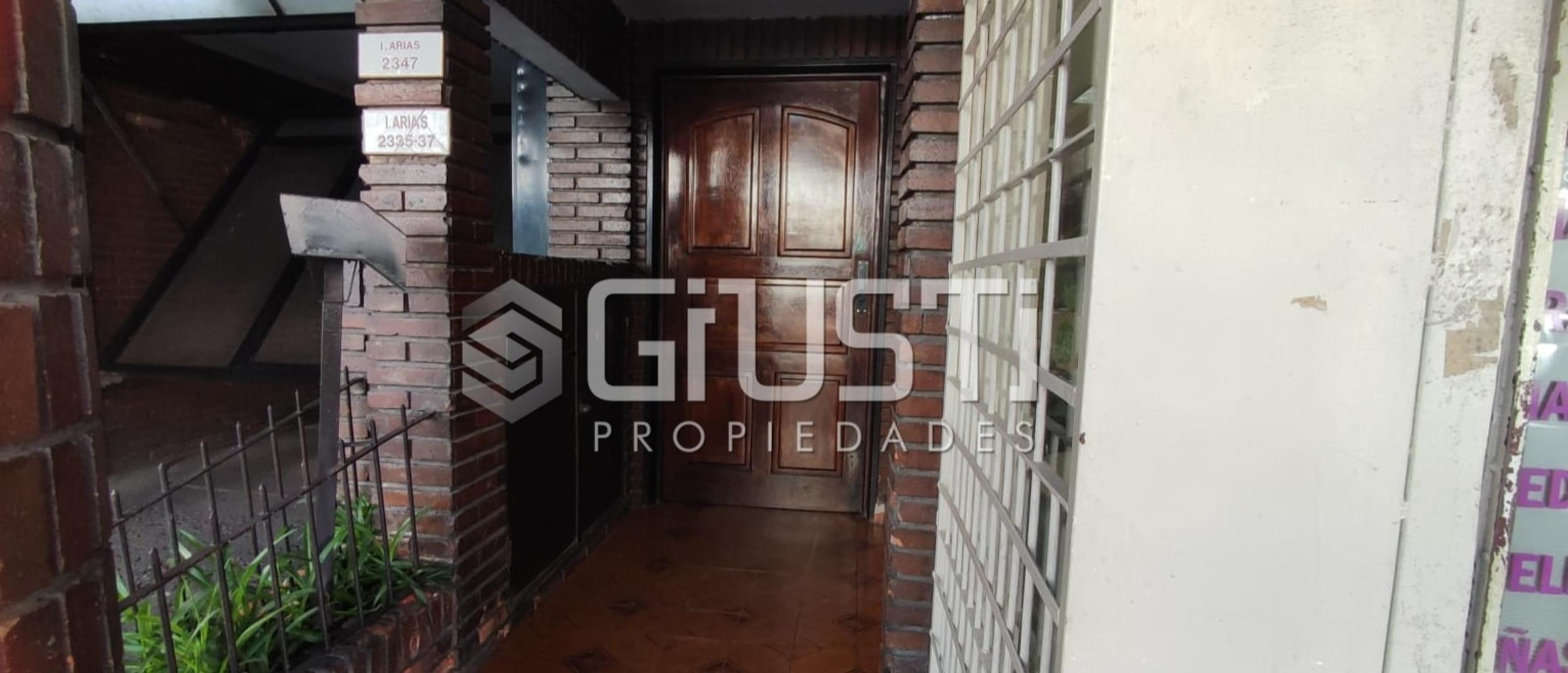 Inocencio Arias 2300