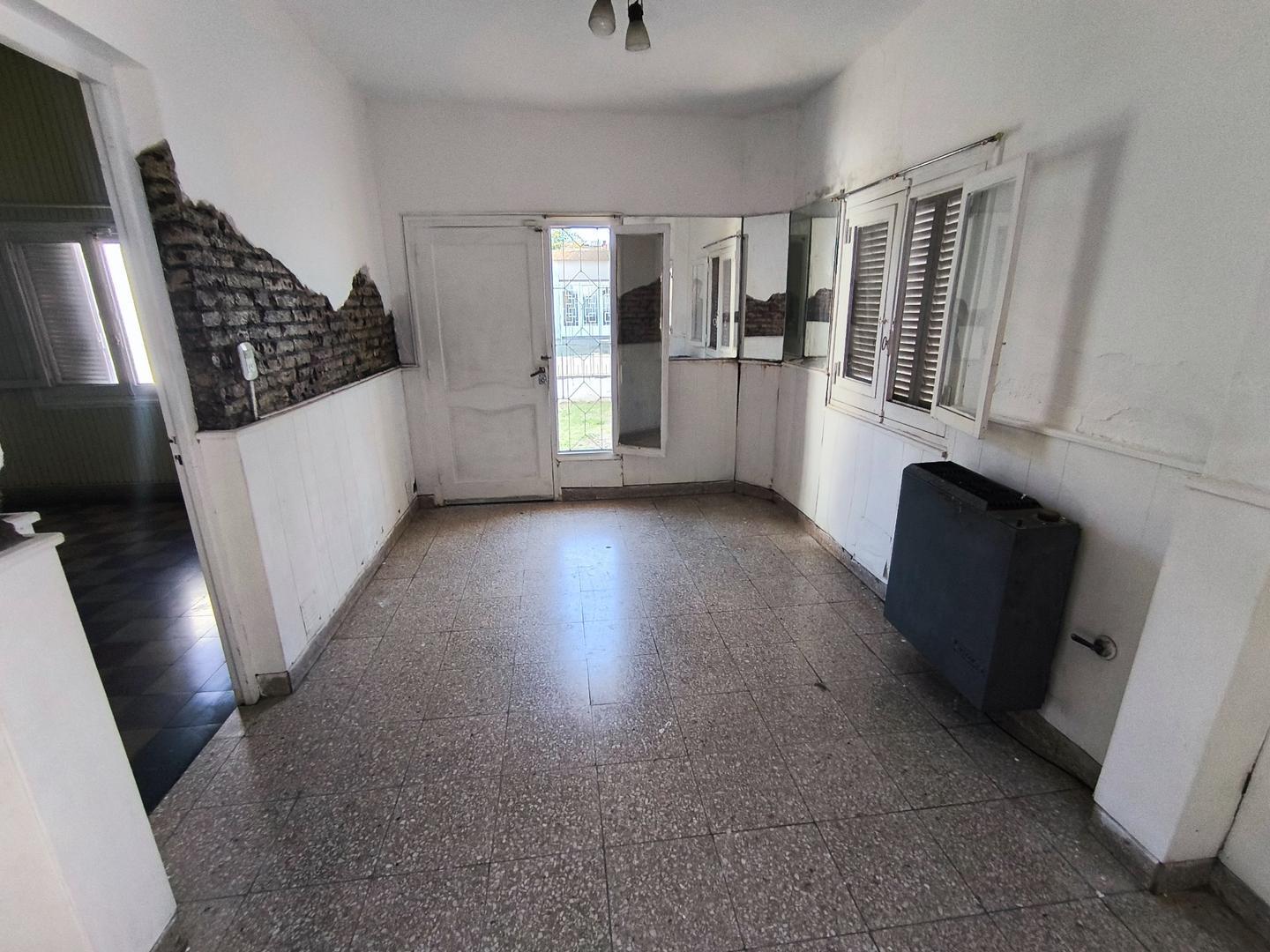 CASA EN VENTA 1 DORMITORIO CAPITAN BERMÚDEZ