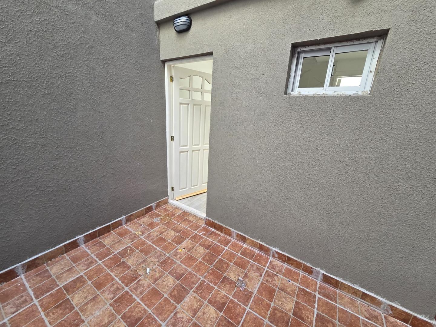 PH DE 1 AMB, A LA CALLE. PLANTA BAJA