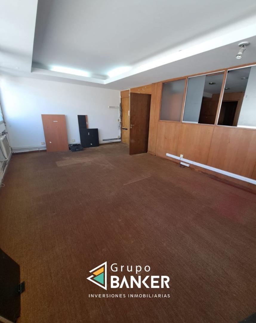 Oficina 4 ambientes con 1 baño