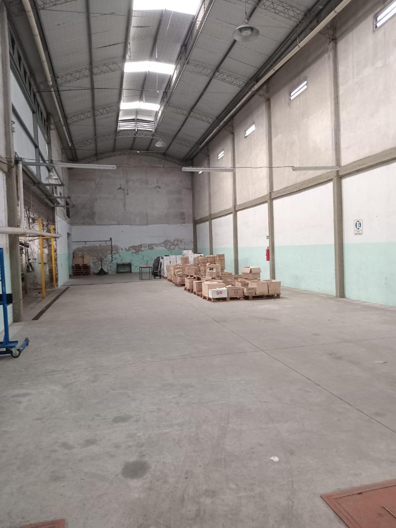 Galpón en la calle Ucrania Lanus