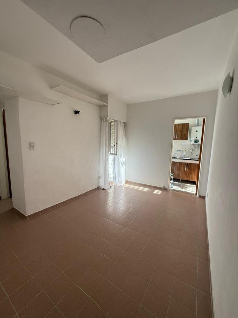 2 Ambientes Lateral I Muy Luminoso I Excelente Ubicación