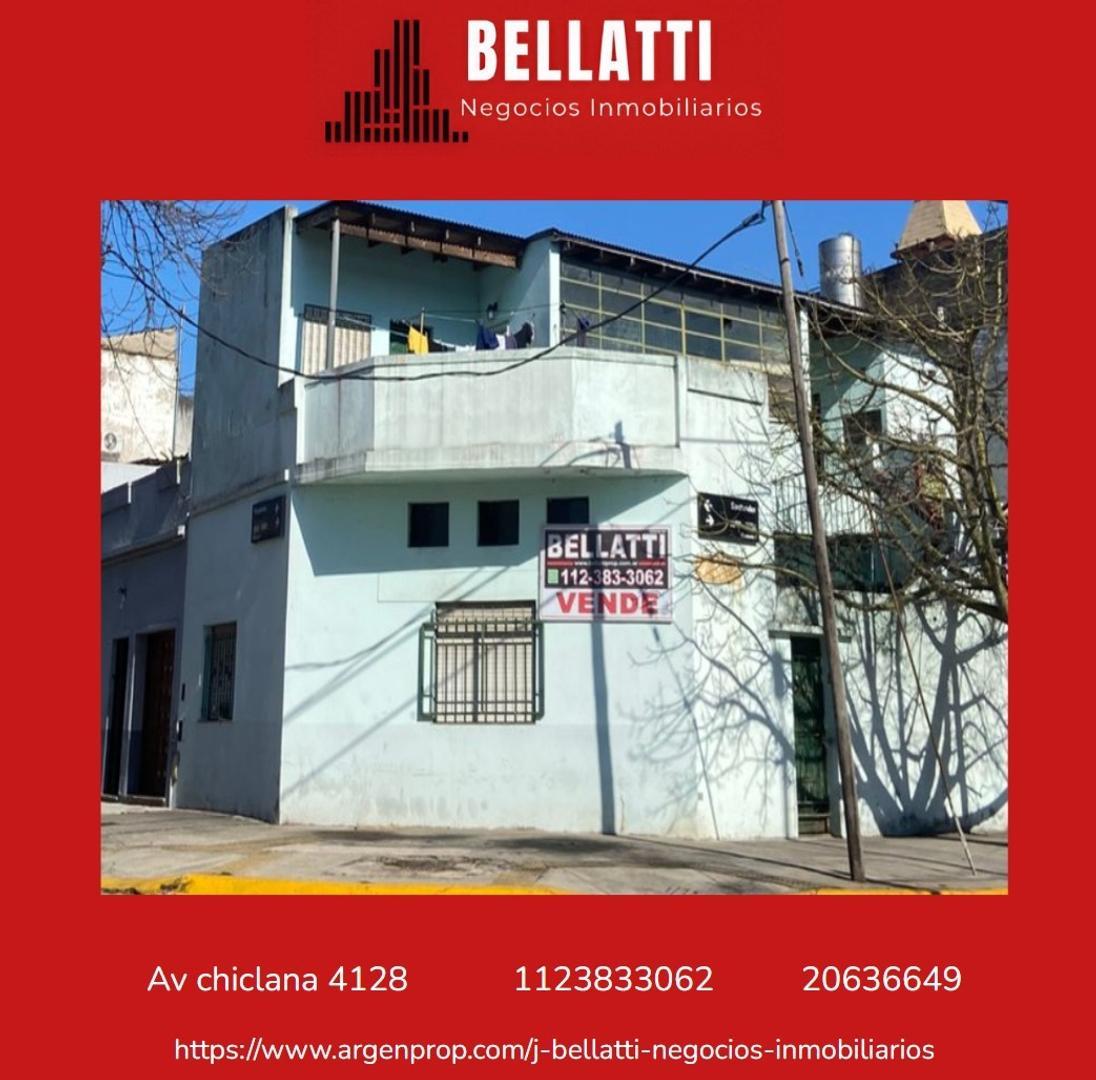 CASA DE 8 AMBIENTES MULTIFAMILIAR. 2 BAÑOS Y DOS COCINAS