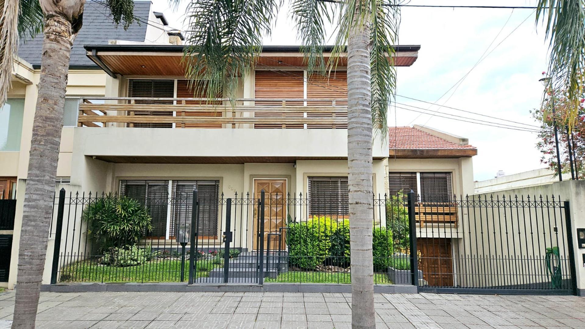 CASA DE 5 AMBIENTES EN VENTA