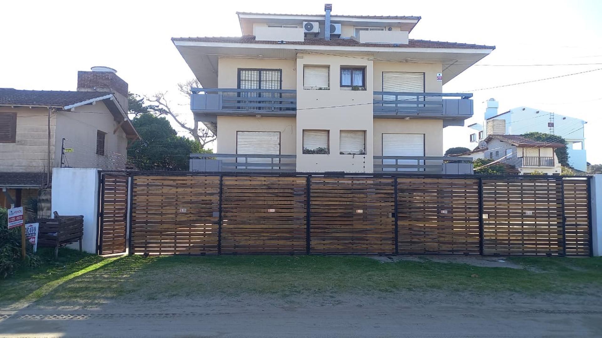 Venta departamento 3 ambientes Villa Gesell