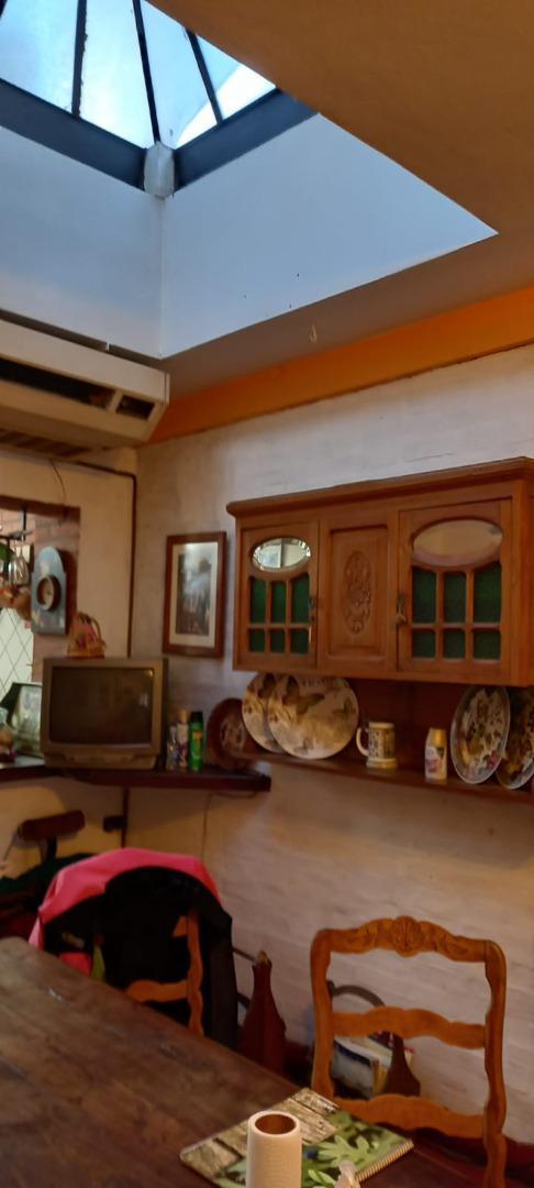 ESPACIOSA CASA ESTILO CAMPO SOBRE CONGRESO