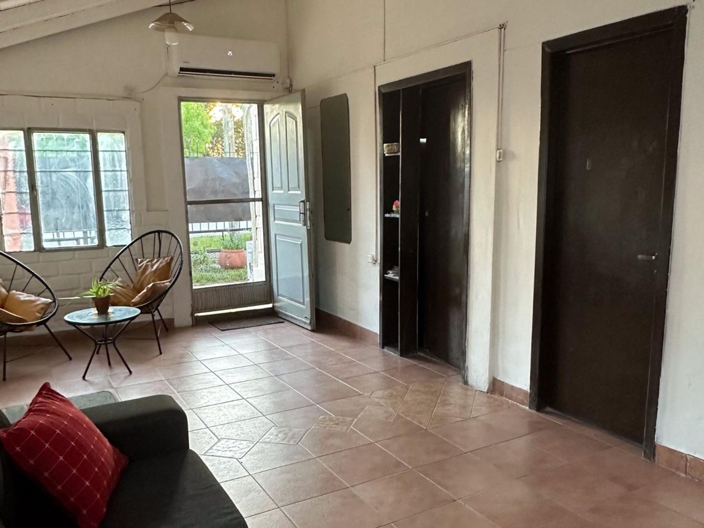 CASA CUATRO AMBIENTES COCHERA PATIO ZONA QUINTAS