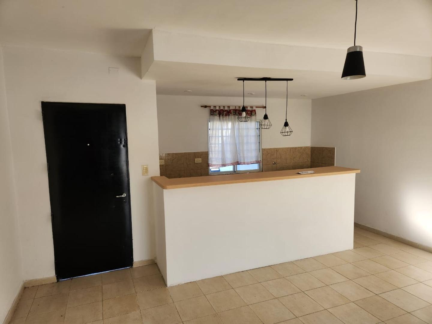 Depto Tipo Casa en Venta con 1 cocheras
