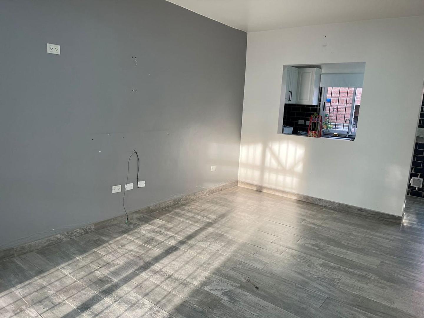 Casa 3 ambientes con 1 baño