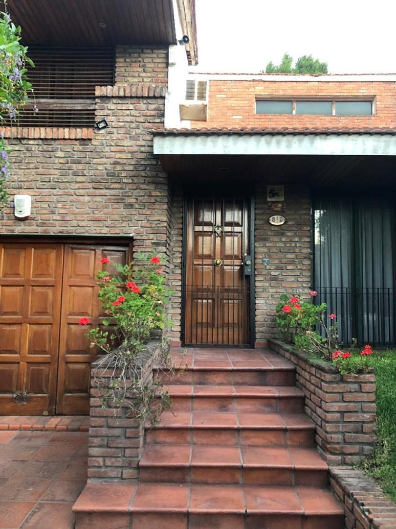 Hermoso Chalet en Zona Residencial en Temperley.