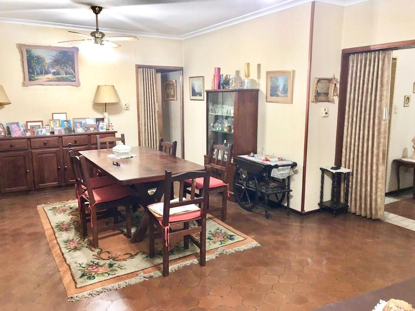 Casa en Venta en Castelar Sur, USD 140.000