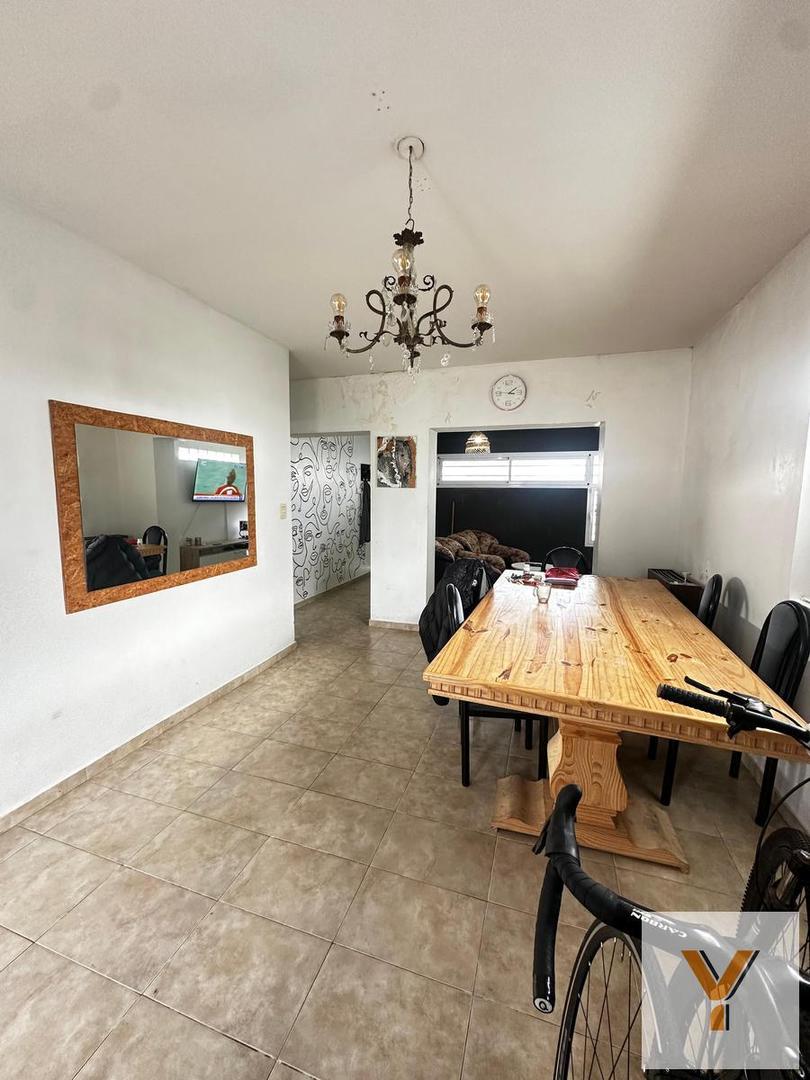 Casa en venta - 2 Dormitorios 1 Baño - 300mts2 - La Plata