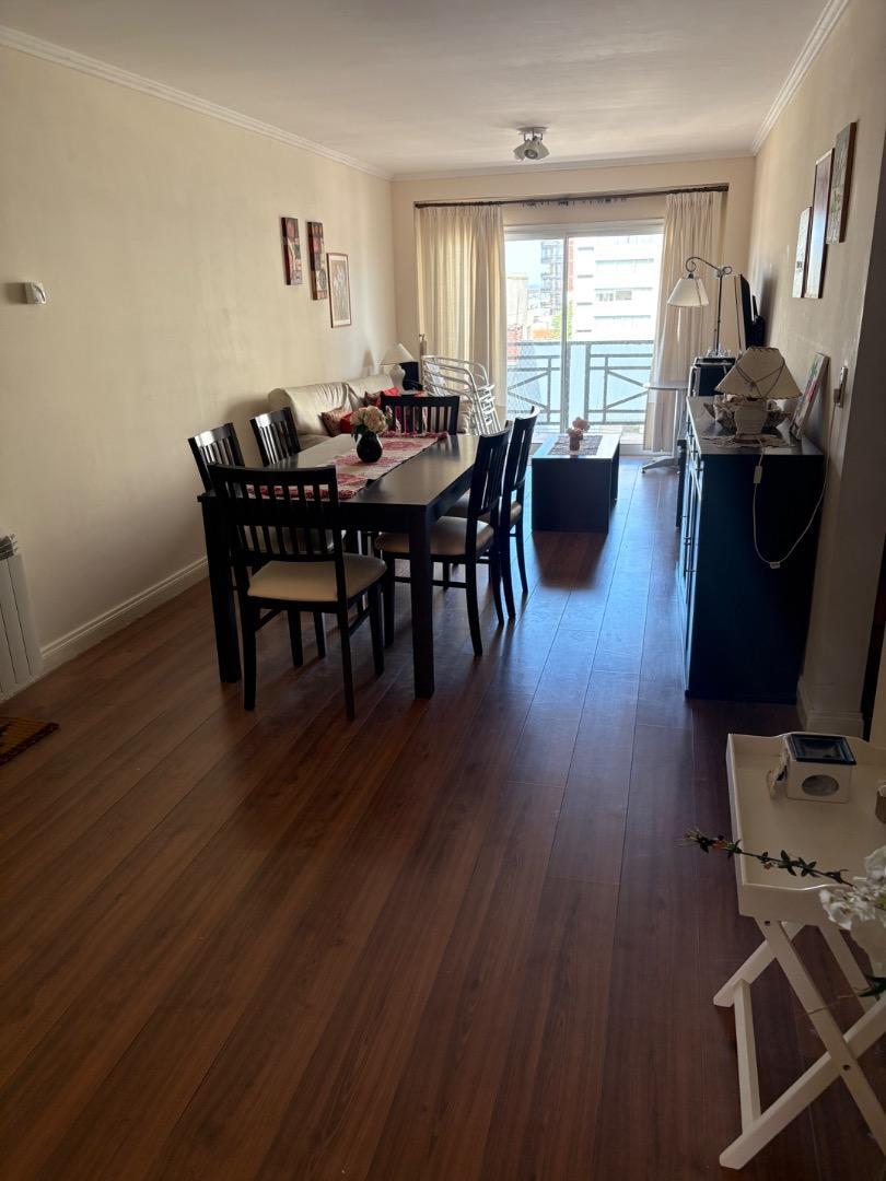 Depto 3Amb con balcón y Cochera a mts pl. grande