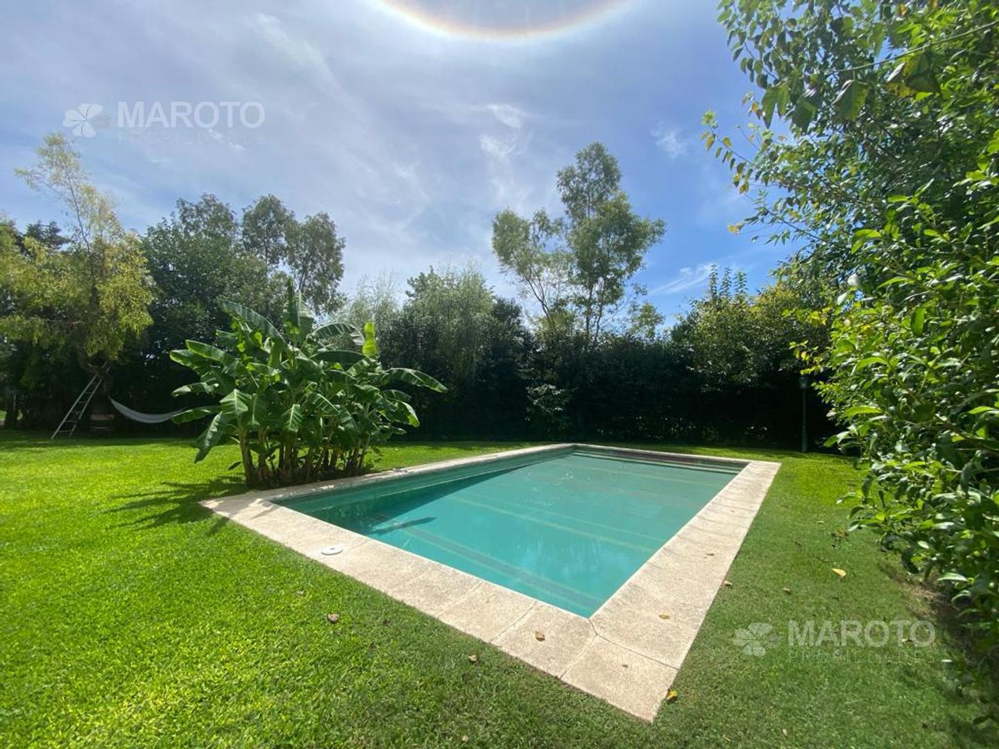 Casa 6 ambientes con 4 baños