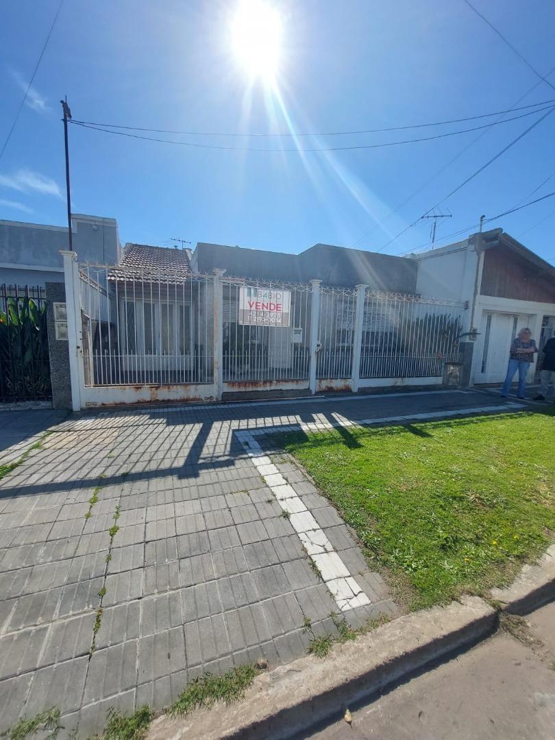 CASA EN VENTA EN BANFIELD