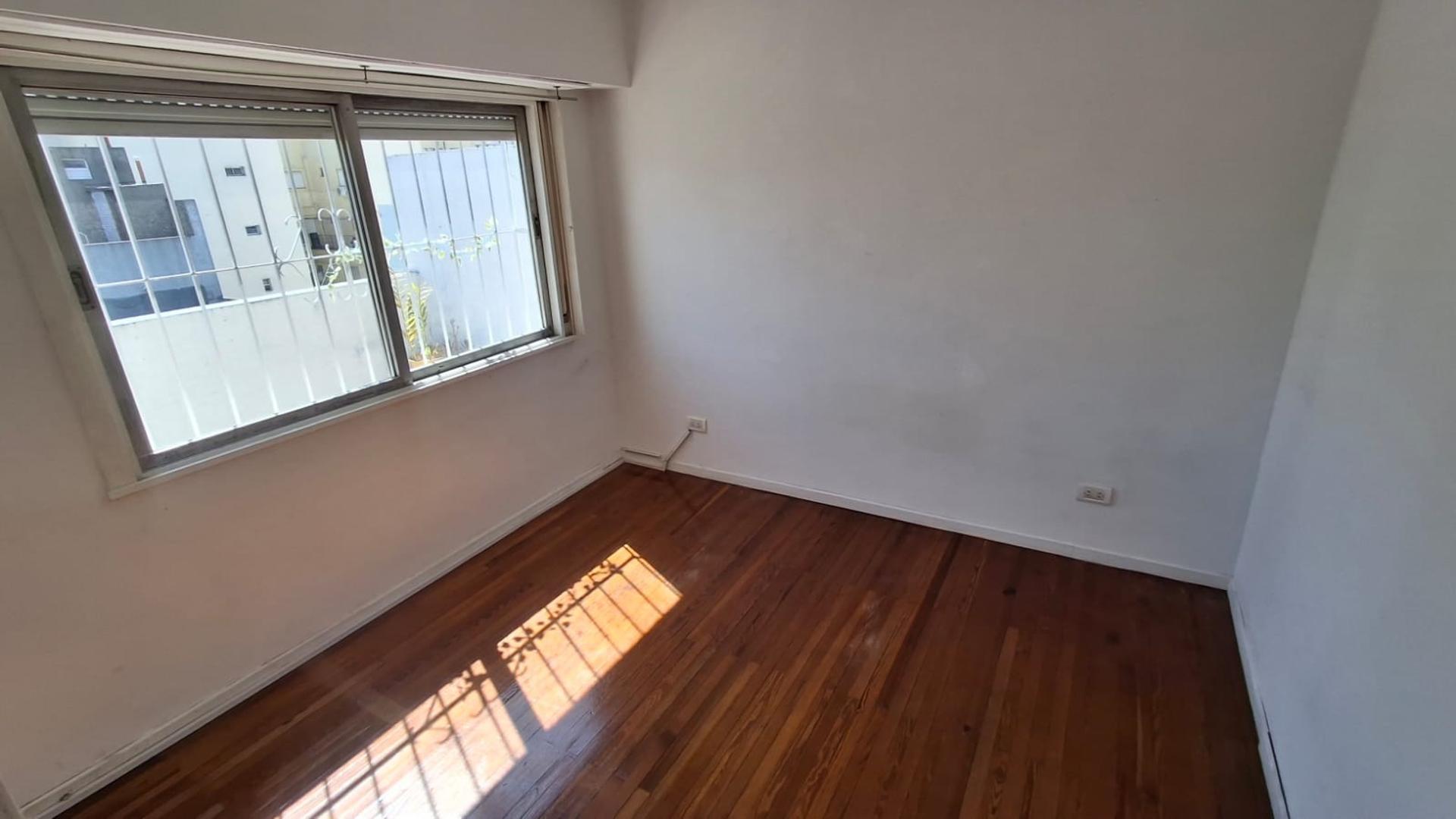 DOS AMBIENTES CON BALCÓN ATERRAZADO