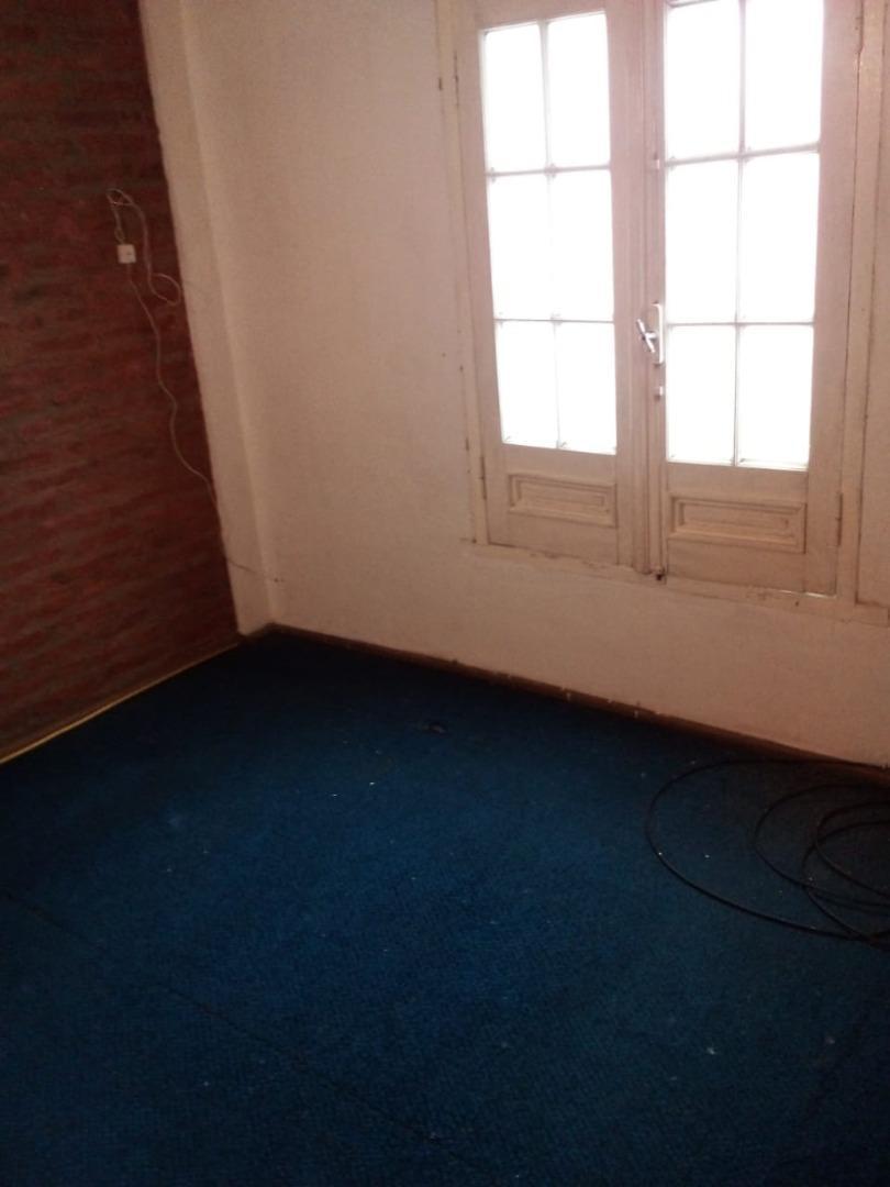 COMPLEJO DE 6 UNIDADES CON RENTA  