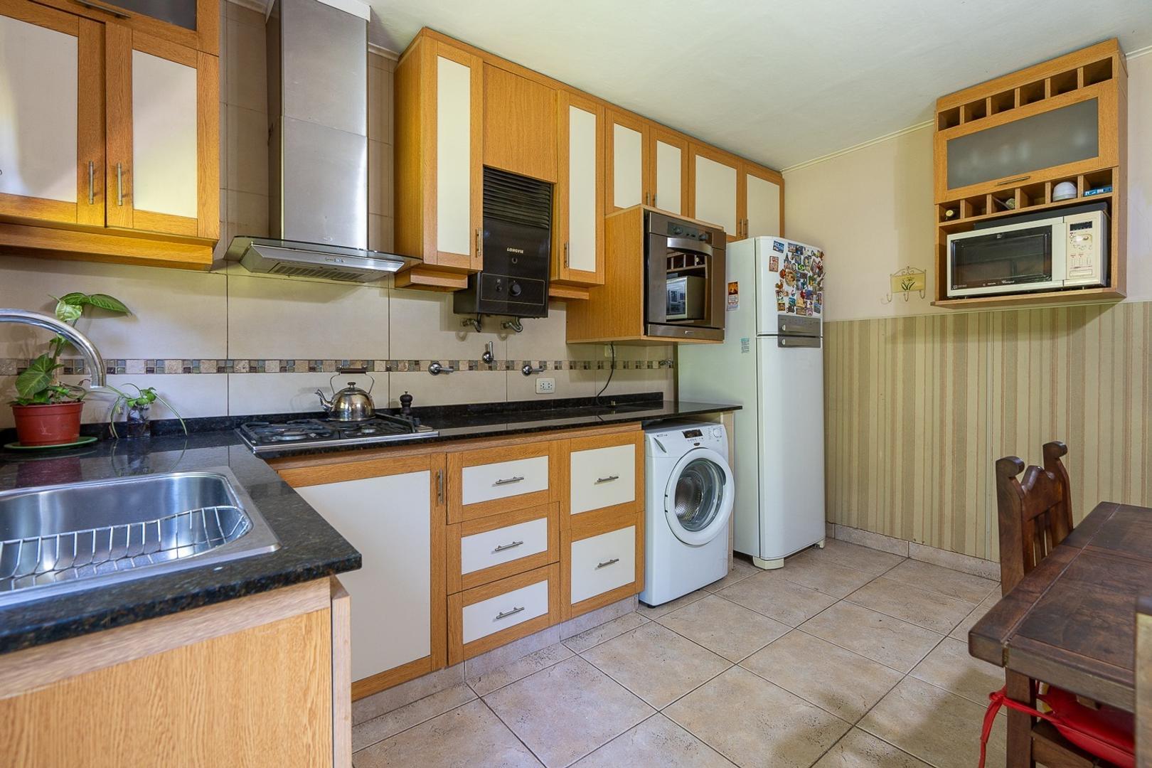 Casa 4 ambientes con 3 baños