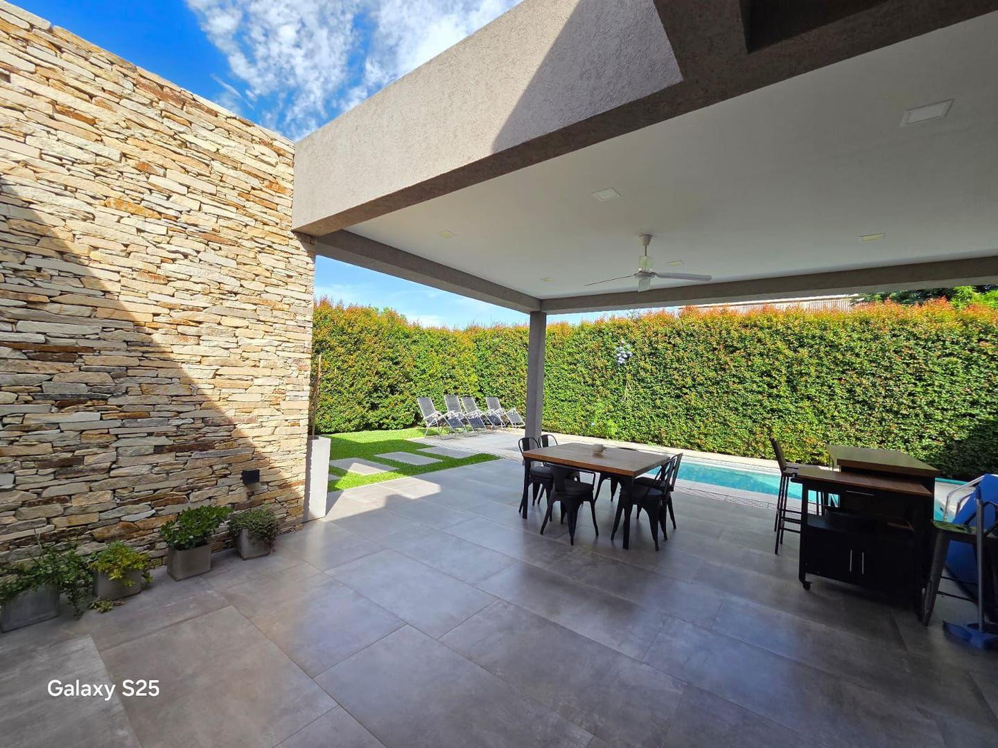 Casa en Venta en Don Torcuato, USD 299.000